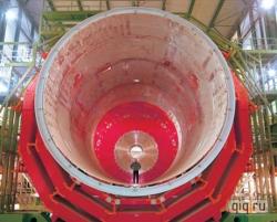 :    / Megastructures: Atom Smasher