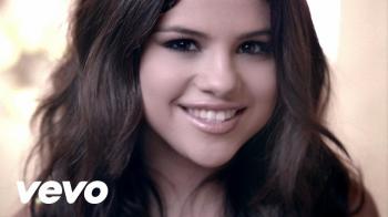 Selena Gomez - Round And Round.